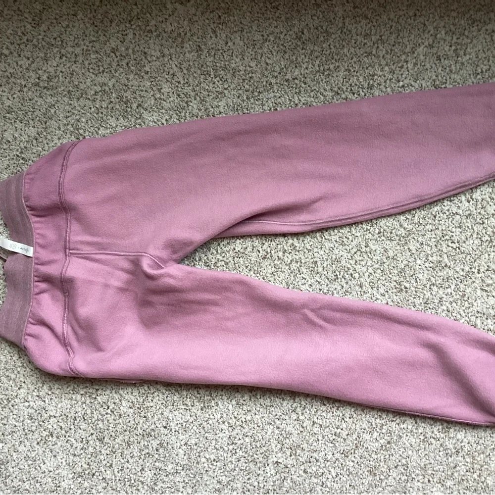 Lululemon Athletica Mauve Joggers - Picture 5 of 6